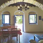 Traditional Family House, Ground Floor With Yard * Kóronos