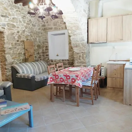 펜션 Traditional Family House, Ground Floor With Yard Koronos