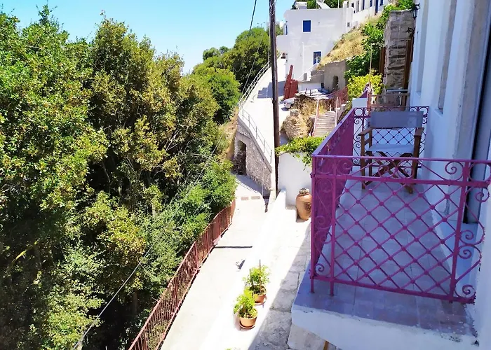 בית נופש Traditional Family House, Ground Floor With Yard *