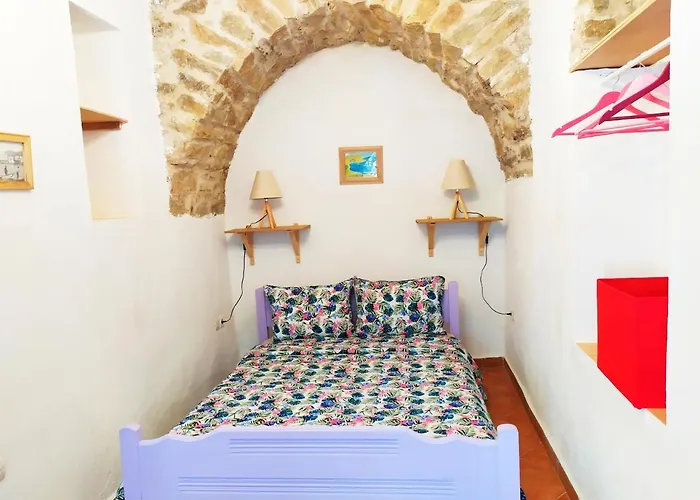 Traditional Family House, Ground Floor With Yard בית נופש